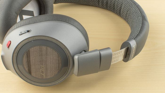 plantronics backbeat pro 2 keeps pausing